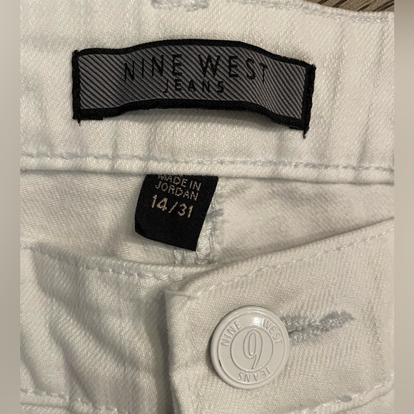 Nine West White Denim Jeans, size 14, 31“ inseam - Picture 3 of 7